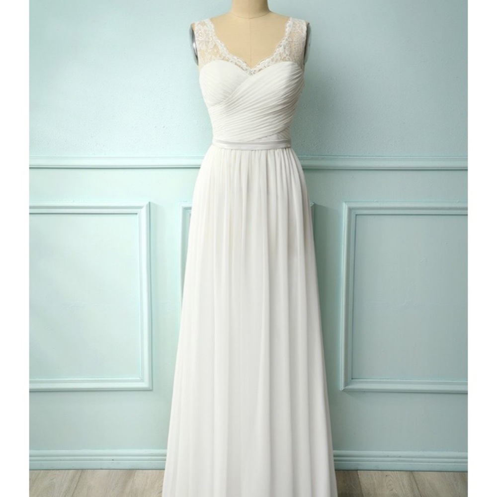Beautiful wedding dress! Size 12